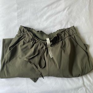 Lululemon high rise crop